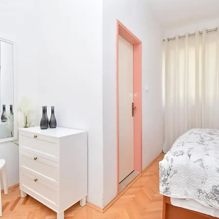 & Meri Apartman *