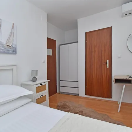 Apartman & Meri Tucepi