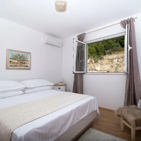 Apartman & Meri Tucepi