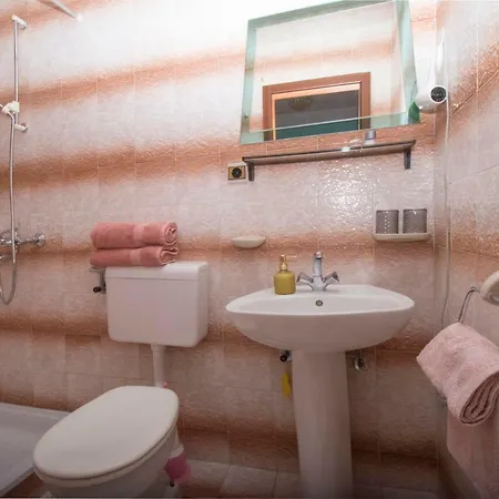 & Meri Apartman *