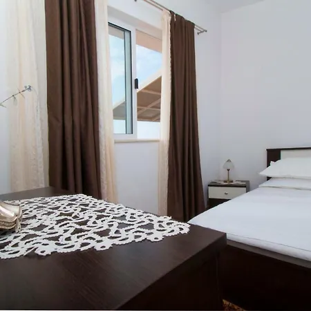 Apartman & Meri *
